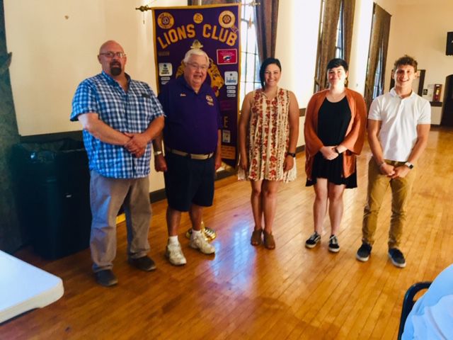 Lions Club presents scholarships